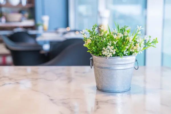 Blaty ze spieków kwarcowych – nowoczesna alternatywa dla kamienia